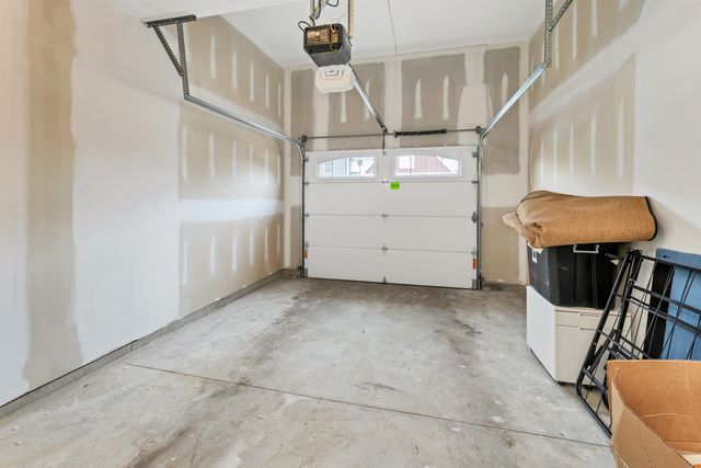 11A Mustang Dr Unit A End, Litchfield, NH 03052