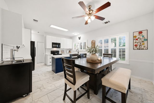 6207 STABLE CREEK DR, San Antonio, TX 78249