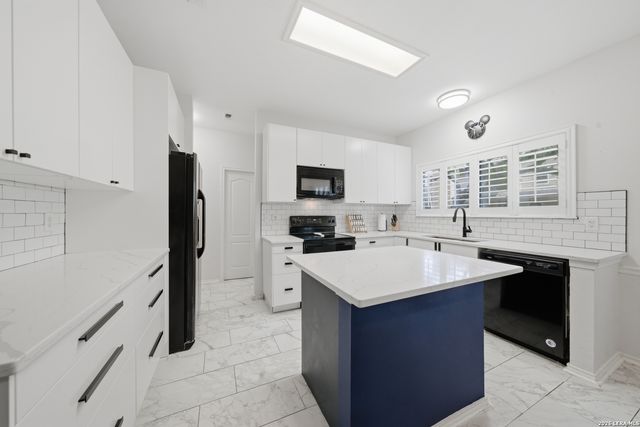 6207 STABLE CREEK DR, San Antonio, TX 78249