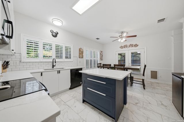 6207 STABLE CREEK DR, San Antonio, TX 78249