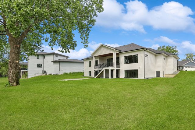 5011 153rd Street, Urbandale, IA 50323
