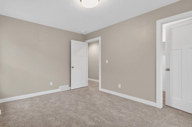 319 Iowa Street, Waterloo, IA 50703