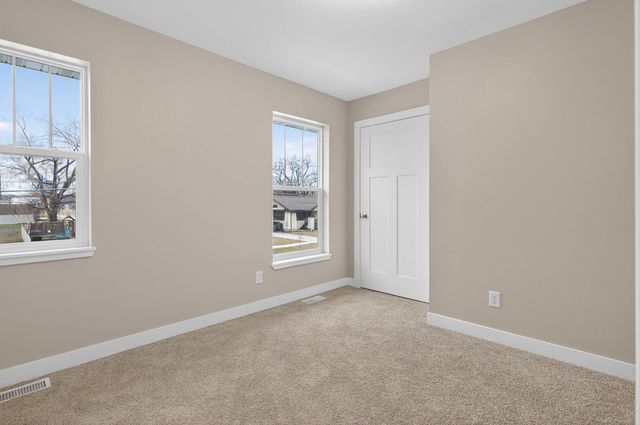 319 Iowa Street, Waterloo, IA 50703