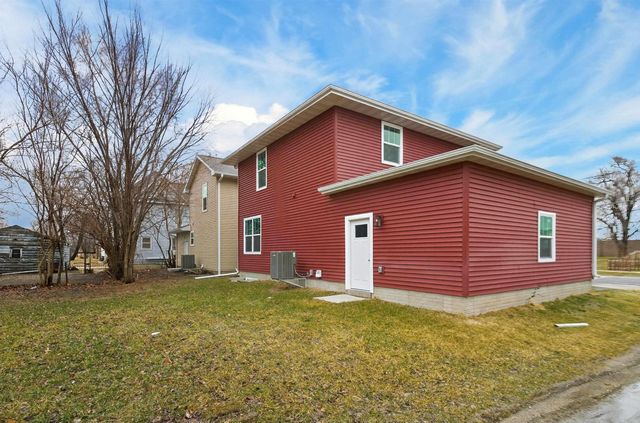 319 Iowa Street, Waterloo, IA 50703