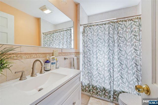 671 Devon Street, Kearny, NJ 07032