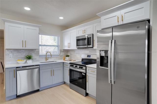 4065 39TH AVENUE N, St Petersburg, FL 33714