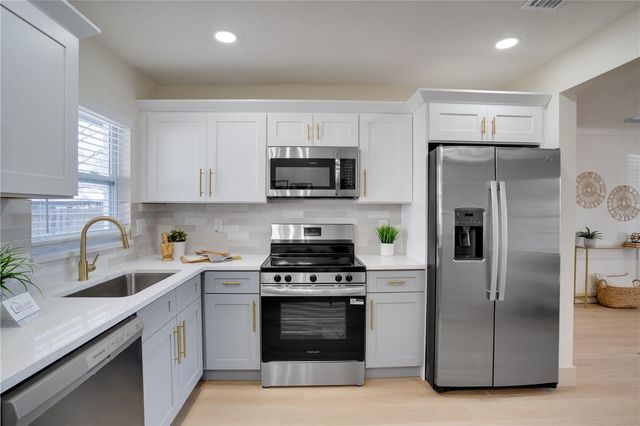 4065 39TH AVENUE N, St Petersburg, FL 33714