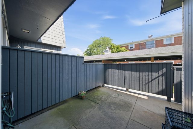 4042 Trafalgar Lane 4042, Oak Lawn, IL 60453