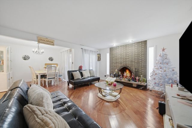 4042 Trafalgar Lane 4042, Oak Lawn, IL 60453