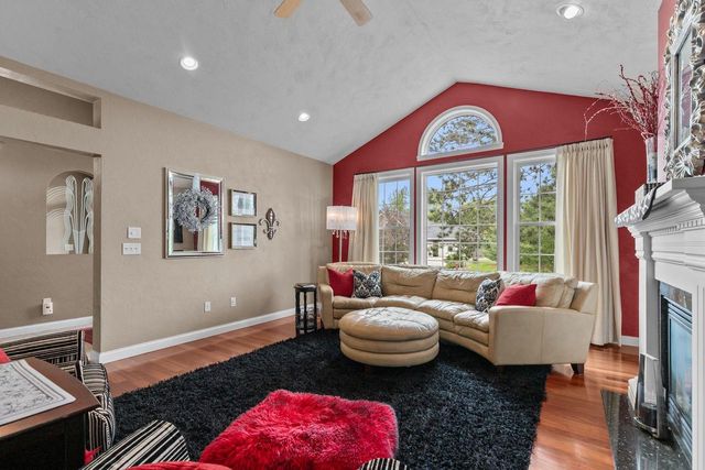 421 S PINE GROVE LANE, Hortonville, WI 54944