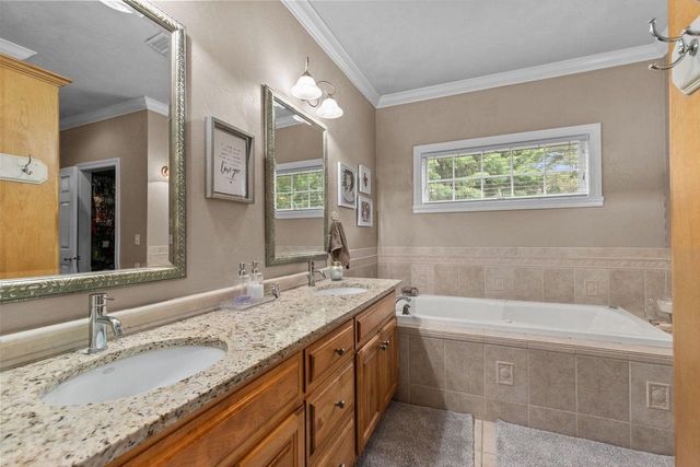 421 S PINE GROVE LANE, Hortonville, WI 54944