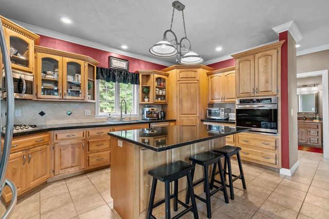 421 S PINE GROVE LANE, Hortonville, WI 54944