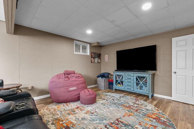 421 S PINE GROVE LANE, Hortonville, WI 54944