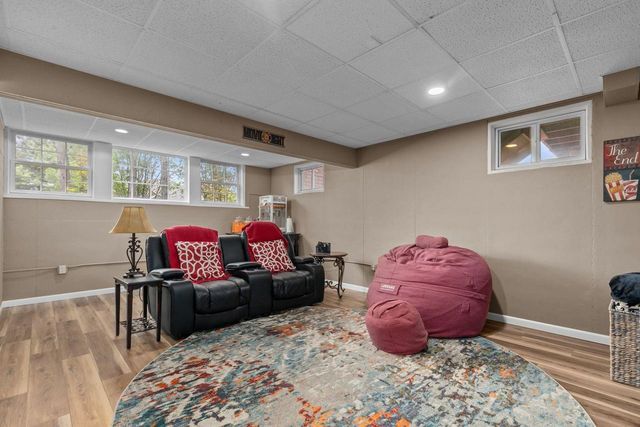 421 S PINE GROVE LANE, Hortonville, WI 54944