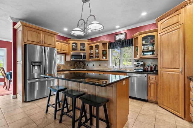 421 S PINE GROVE LANE, Hortonville, WI 54944