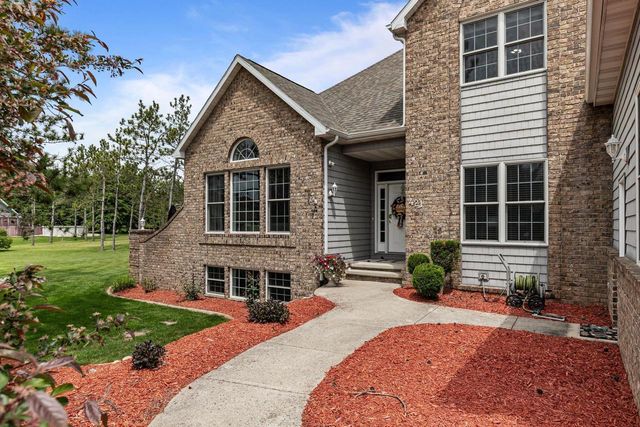 421 S PINE GROVE LANE, Hortonville, WI 54944