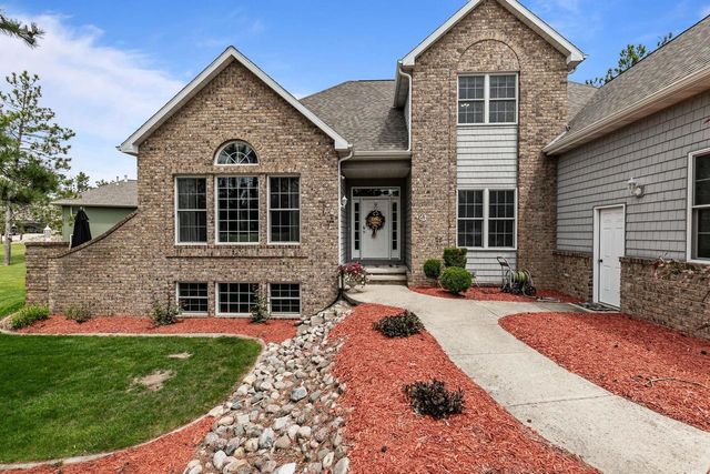 421 S PINE GROVE LANE, Hortonville, WI 54944
