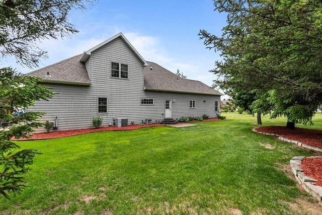 421 S PINE GROVE LANE, Hortonville, WI 54944