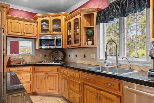 421 S PINE GROVE LANE, Hortonville, WI 54944