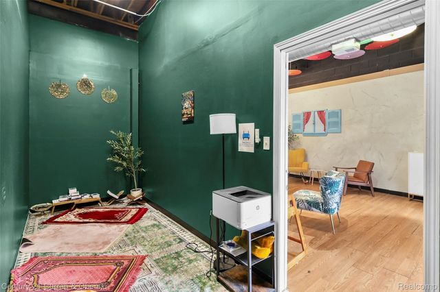 23822 Ford Rd, Dearborn Heights, MI 48127