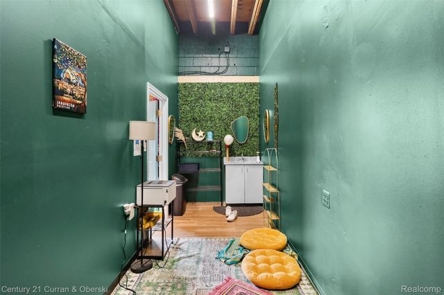 23822 Ford Rd, Dearborn Heights, MI 48127