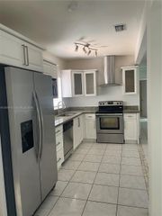 1435 NE 173rd St, North Miami Beach, FL 33162
