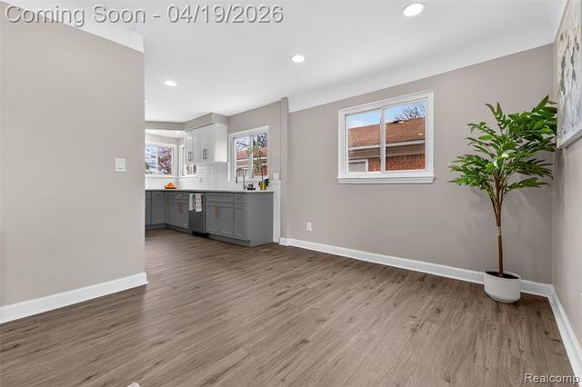 9075 W Parkway Street, Detroit, MI 48239