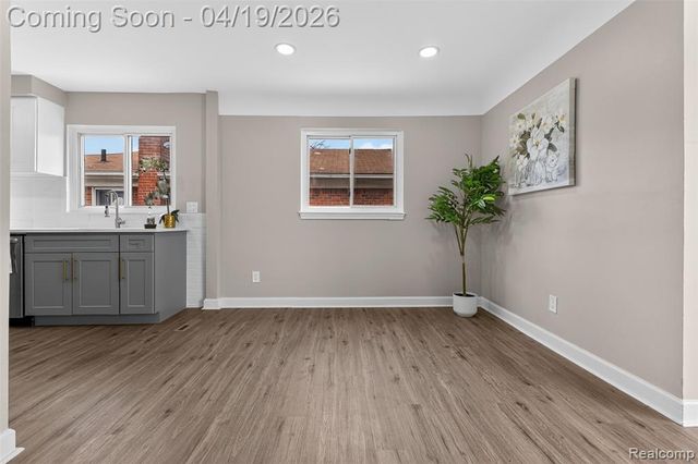 9075 W Parkway Street, Detroit, MI 48239