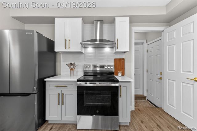 9075 W Parkway Street, Detroit, MI 48239