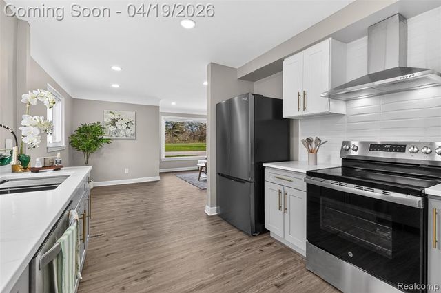 9075 W Parkway Street, Detroit, MI 48239