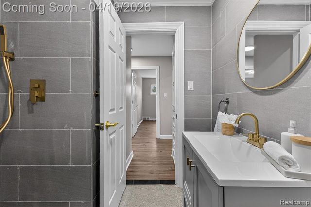 9075 W Parkway Street, Detroit, MI 48239