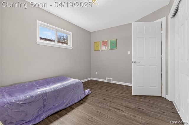 9075 W Parkway Street, Detroit, MI 48239