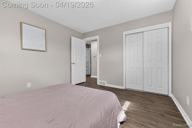 9075 W Parkway Street, Detroit, MI 48239