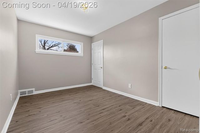 9075 W Parkway Street, Detroit, MI 48239