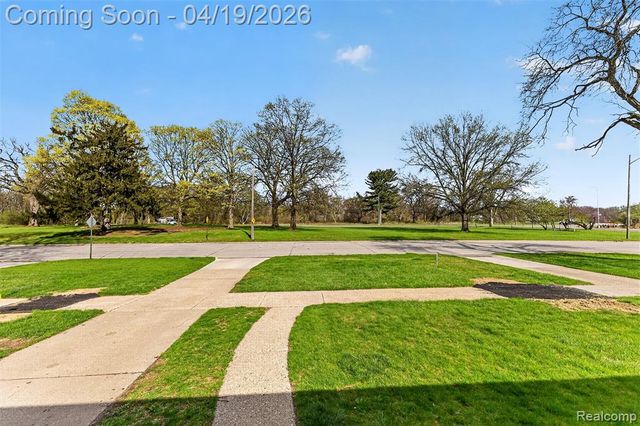 9075 W Parkway Street, Detroit, MI 48239