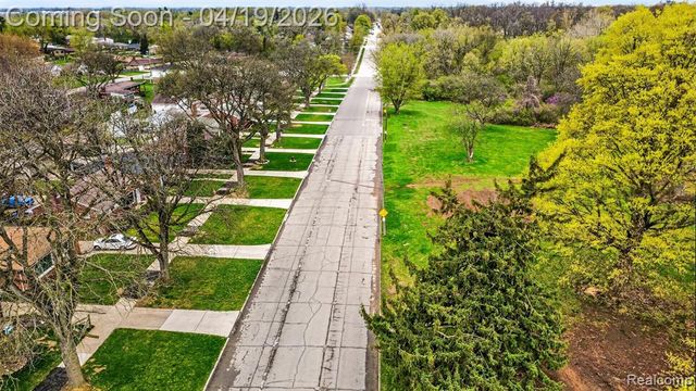 9075 W Parkway Street, Detroit, MI 48239