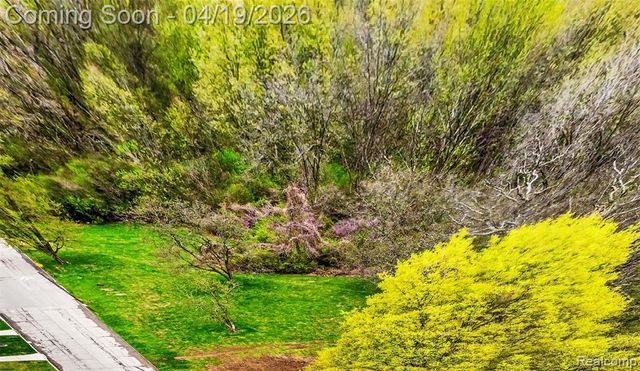 9075 W Parkway Street, Detroit, MI 48239