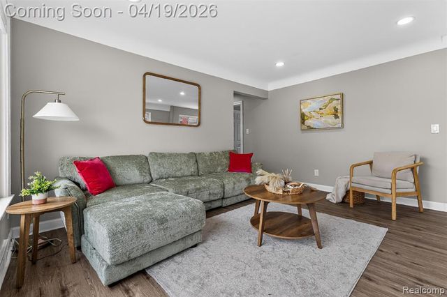 9075 W Parkway Street, Detroit, MI 48239