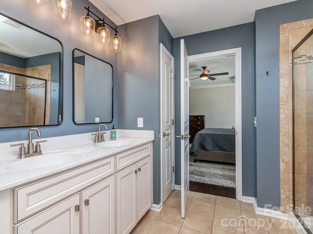 5951 Carrollton Lane, Charlotte, NC 28210