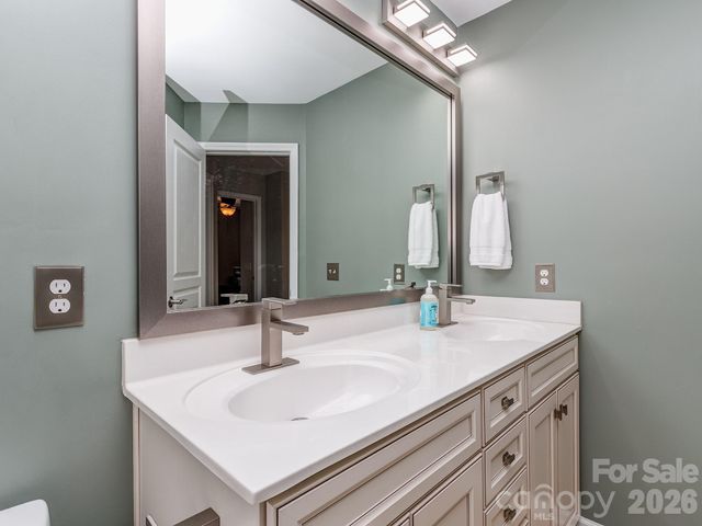 5951 Carrollton Lane, Charlotte, NC 28210