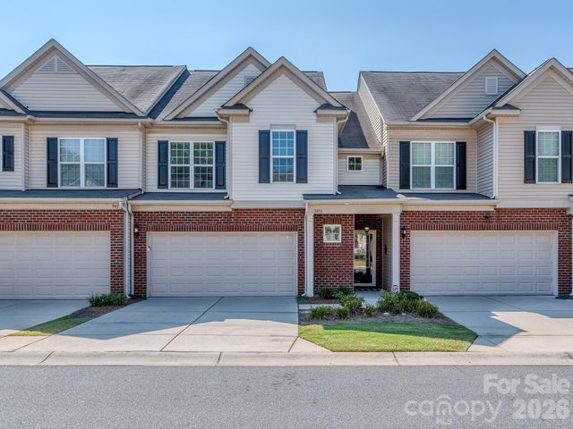 5951 Carrollton Lane, Charlotte, NC 28210