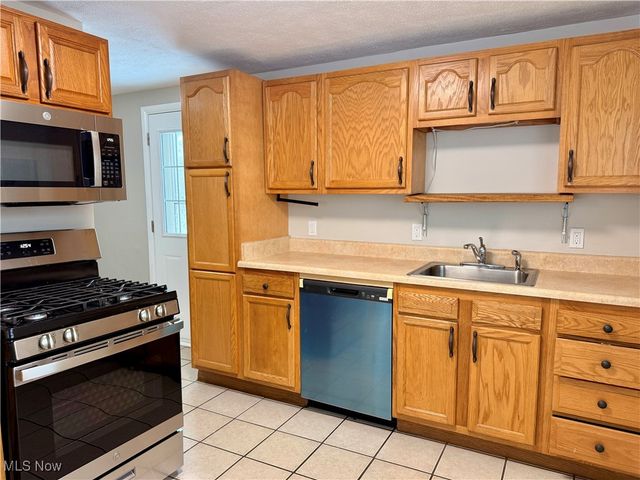 707 Vermont Drive, Lorain, OH 44052