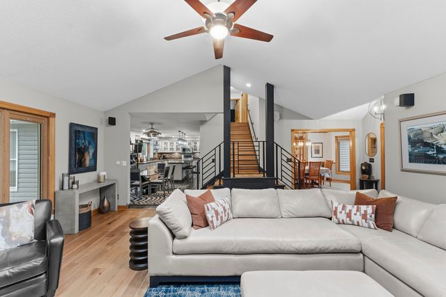 4986 Foxborough Court, Bettendorf, IA 52722