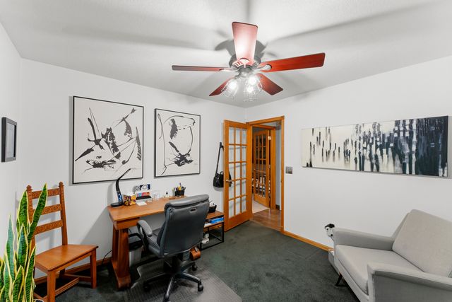 4986 Foxborough Court, Bettendorf, IA 52722