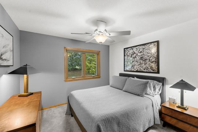 4986 Foxborough Court, Bettendorf, IA 52722