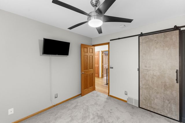 4986 Foxborough Court, Bettendorf, IA 52722
