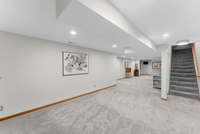 4986 Foxborough Court, Bettendorf, IA 52722