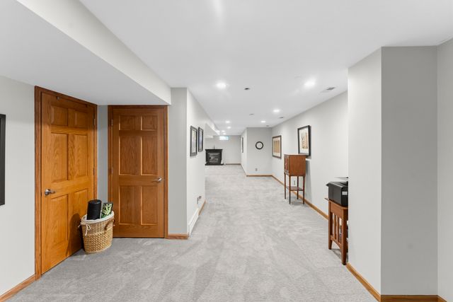 4986 Foxborough Court, Bettendorf, IA 52722