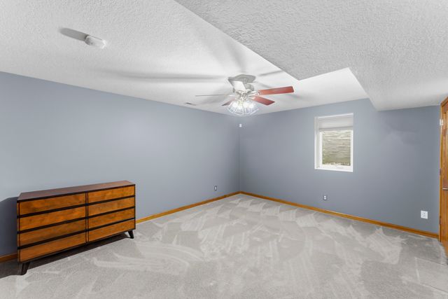 4986 Foxborough Court, Bettendorf, IA 52722