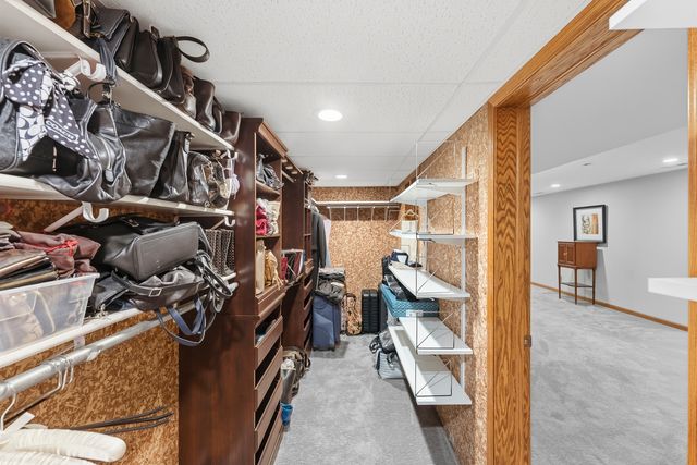 4986 Foxborough Court, Bettendorf, IA 52722